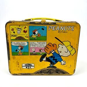 Peanuts Characters Lunch Box 1965 Metal with Plastic Handle